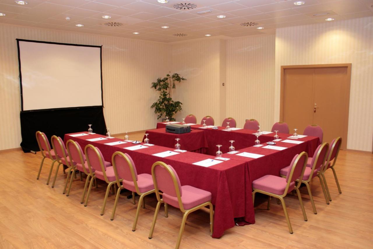 Hotel Madrid Leganes Affiliated By Melia Exterior photo