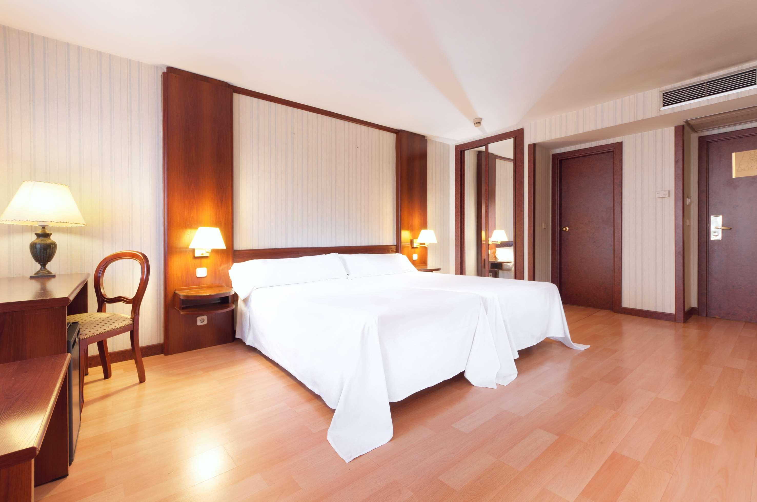 Hotel Madrid Leganes Affiliated By Melia Room photo